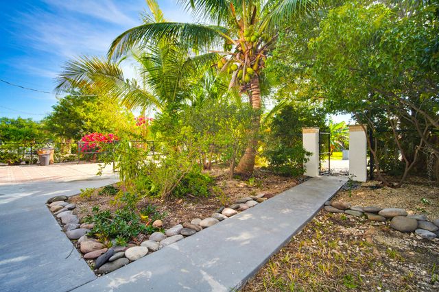 16941 Driftwood Lane, Sugarloaf Key, FL 33042