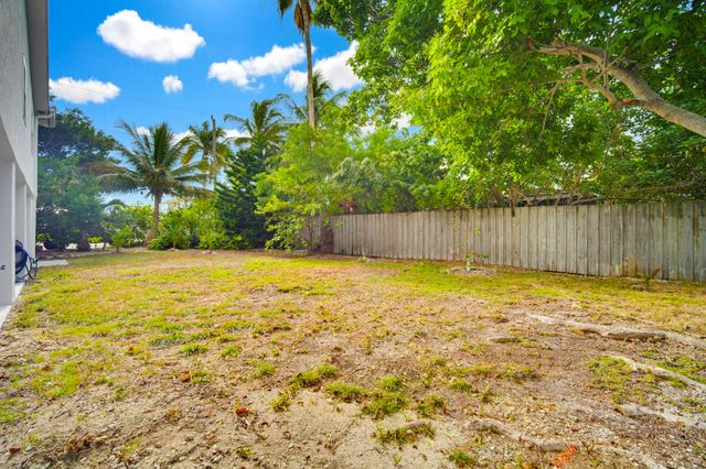 16941 Driftwood Lane, Sugarloaf Key, FL 33042