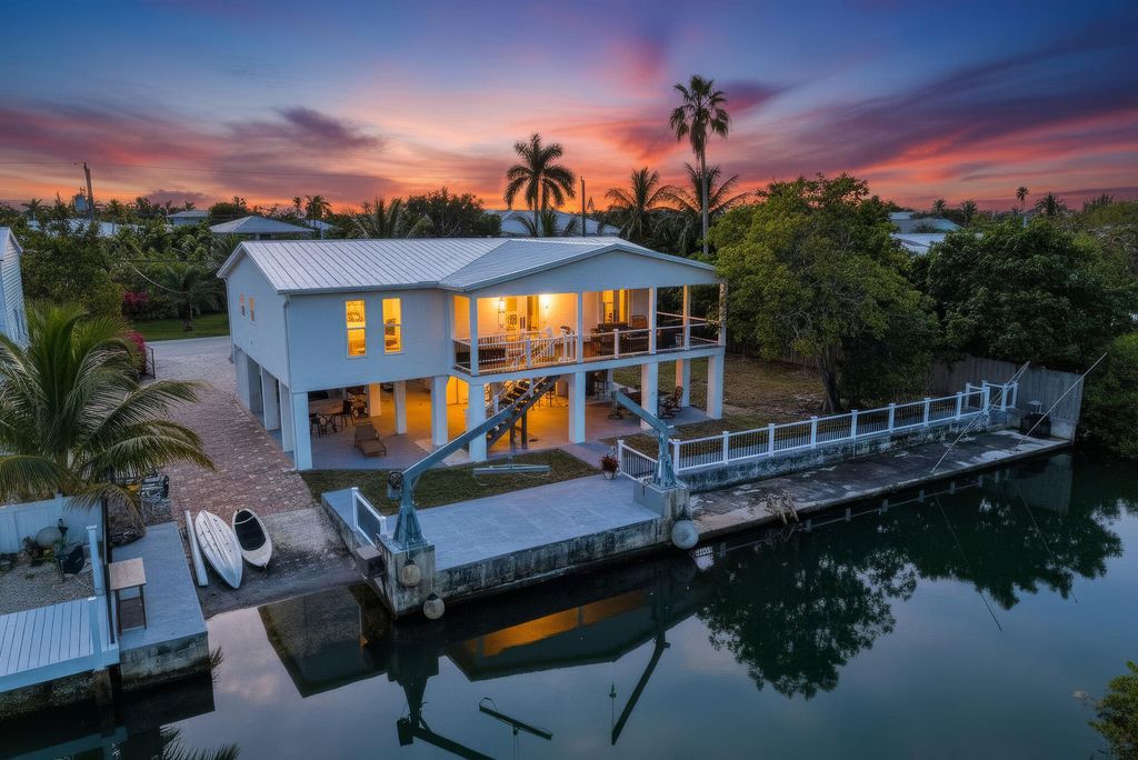 16941 Driftwood Lane, Sugarloaf Key, FL 33042