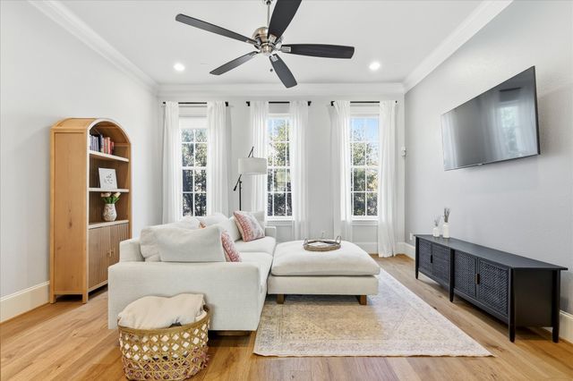 7333 Valley View Lane 702, Dallas, TX 75240