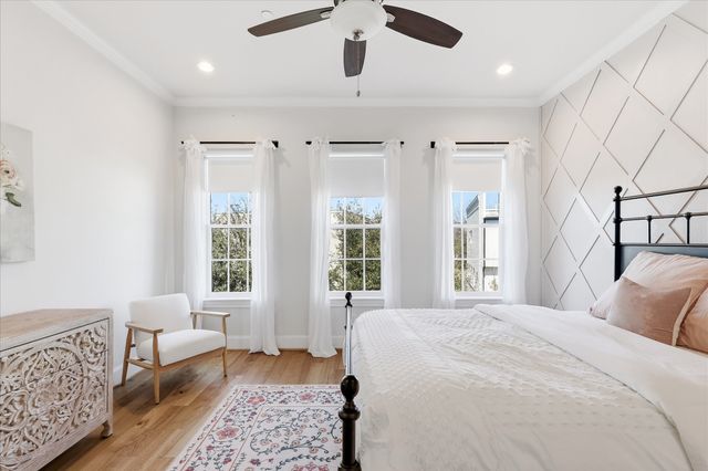 7333 Valley View Lane 702, Dallas, TX 75240