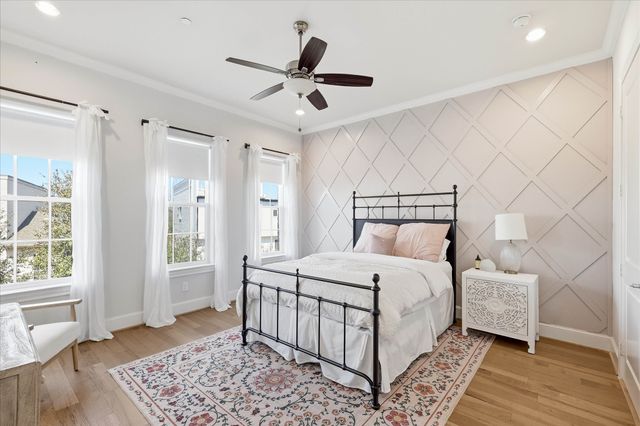 7333 Valley View Lane 702, Dallas, TX 75240