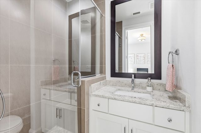 7333 Valley View Lane 702, Dallas, TX 75240