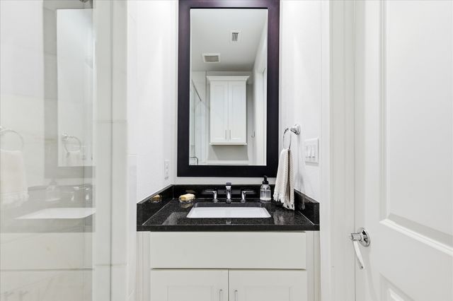 7333 Valley View Lane 702, Dallas, TX 75240