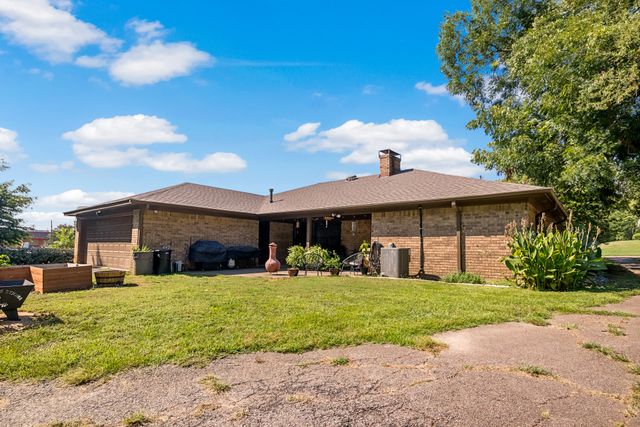 231 Quitman Street, Pittsburg, TX 75686