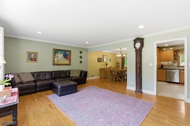 9 Jayne Ter, Ringwood Boro, NJ 07456