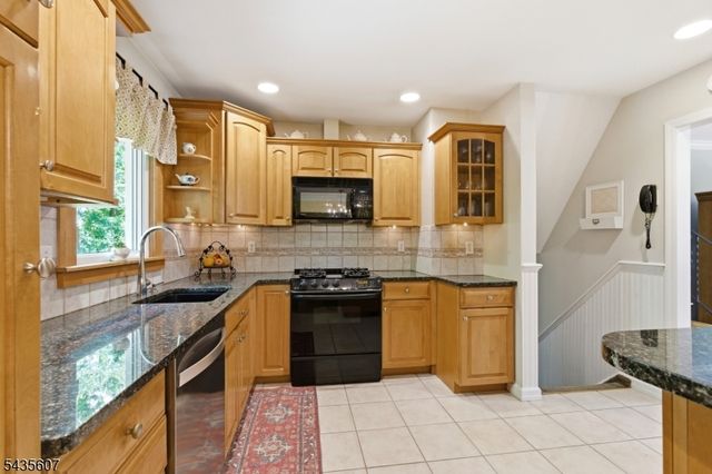 9 Jayne Ter, Ringwood Boro, NJ 07456