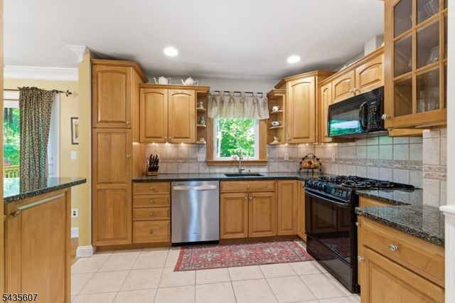 9 Jayne Ter, Ringwood Boro, NJ 07456
