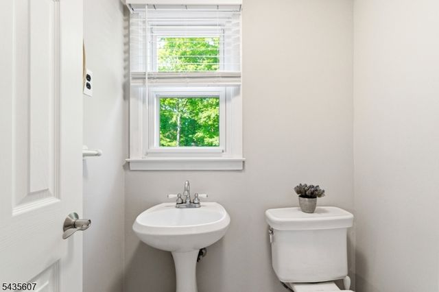 9 Jayne Ter, Ringwood Boro, NJ 07456