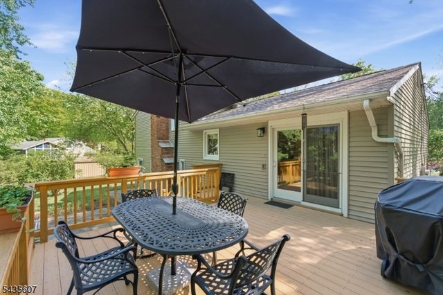 9 Jayne Ter, Ringwood Boro, NJ 07456