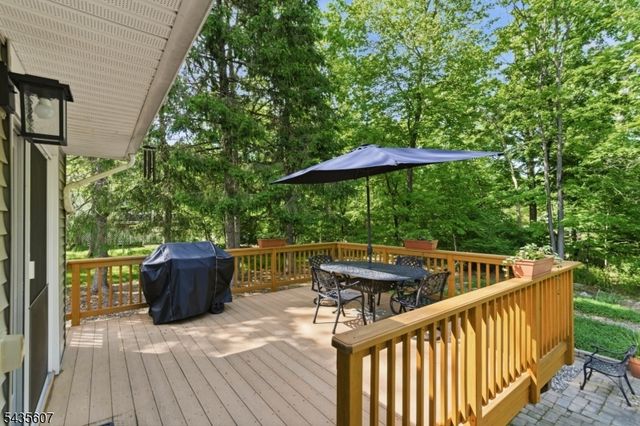 9 Jayne Ter, Ringwood Boro, NJ 07456