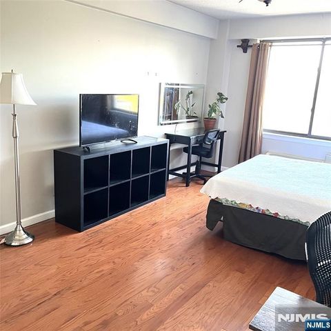 307 Prospect Avenue 7G, Hackensack, NJ 07601