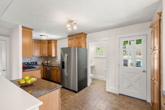 67 Millett Rd, Swampscott, MA 01907