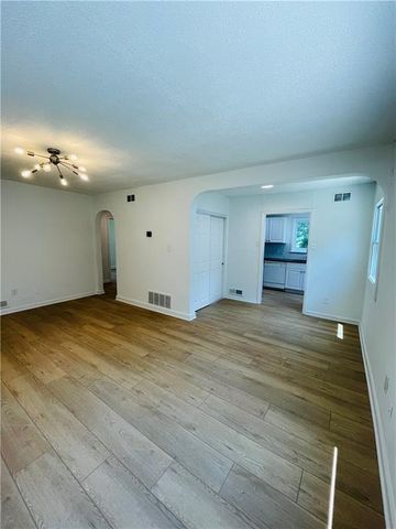 7229 Agnes Avenue, Kansas City, MO 64132