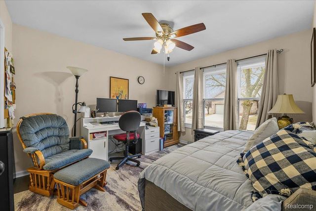 4462 Glenoaks Court, Warren, MI 48092