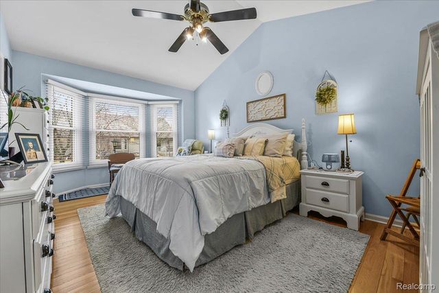 4462 Glenoaks Court, Warren, MI 48092