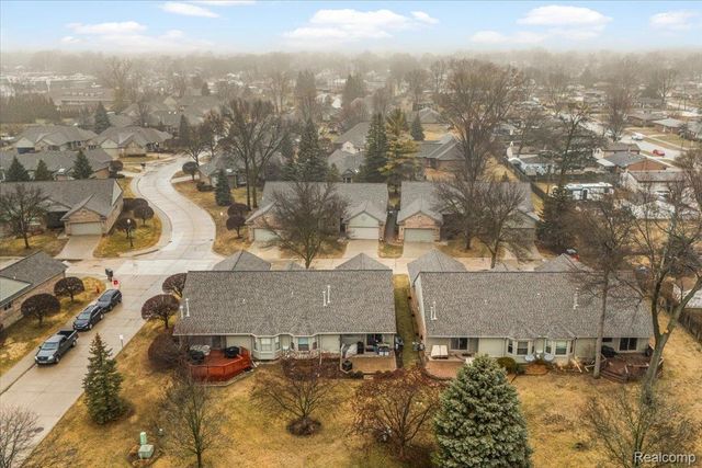 4462 Glenoaks Court, Warren, MI 48092