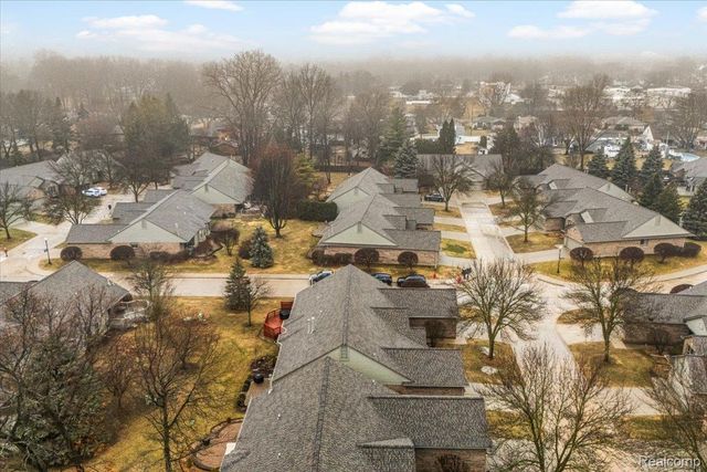 4462 Glenoaks Court, Warren, MI 48092