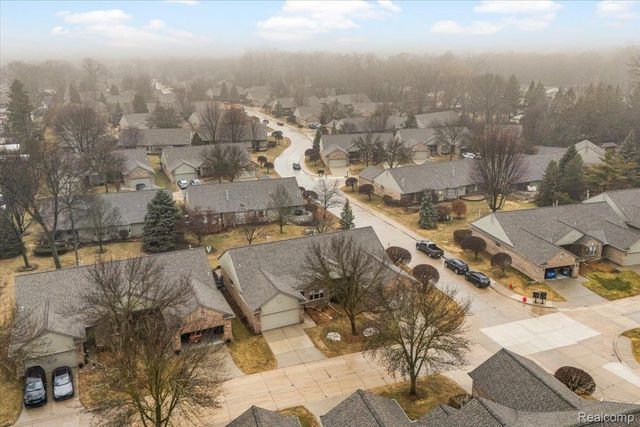 4462 Glenoaks Court, Warren, MI 48092