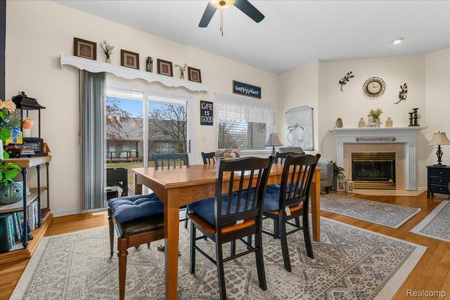 4462 Glenoaks Court, Warren, MI 48092