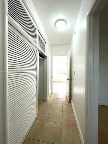 810 82nd St, Miami Beach, FL 33141