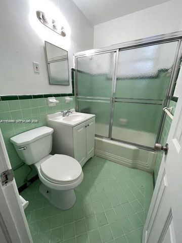 810 82nd St, Miami Beach, FL 33141