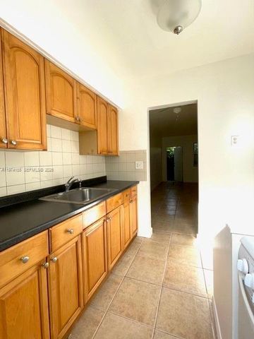 810 82nd St, Miami Beach, FL 33141