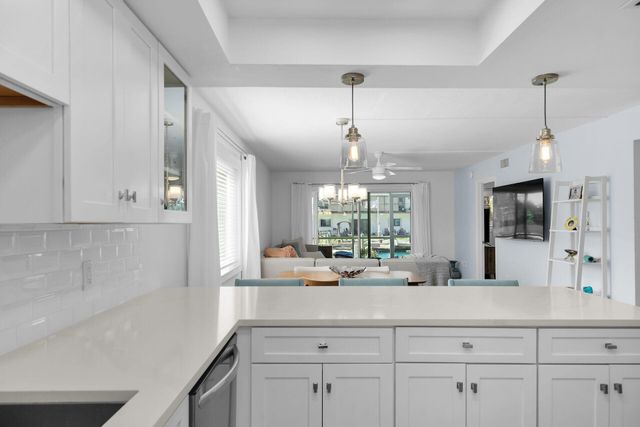 389 Anglers Dr N Apt 101, Marathon, FL 33050