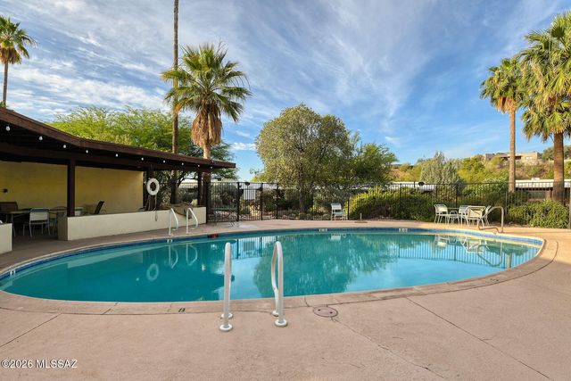 4819 N Via Entrada, Tucson, AZ 85718