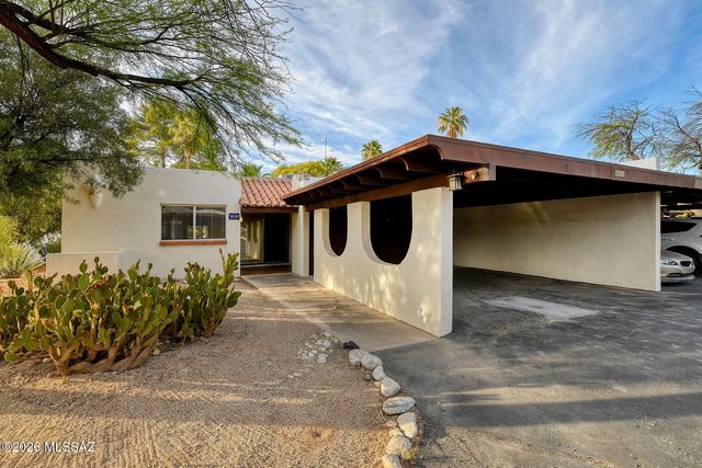 4819 N Via Entrada, Tucson, AZ 85718