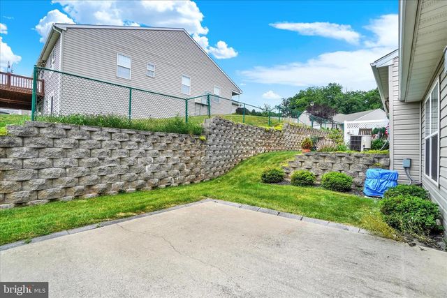 202 EQUINE CV, Red Lion, PA 17356