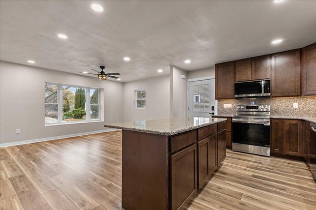 1021 13th AVENUE, Grafton, WI 53024