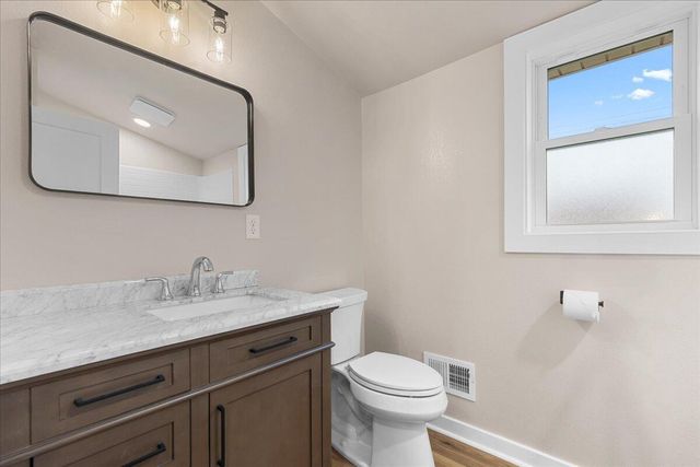 1021 13th AVENUE, Grafton, WI 53024