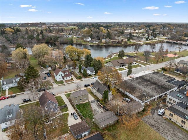 1021 13th AVENUE, Grafton, WI 53024