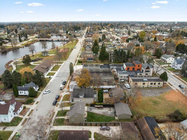 1021 13th AVENUE, Grafton, WI 53024