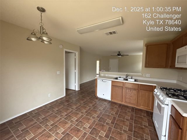 152 Challenger, Kyle, TX 78640