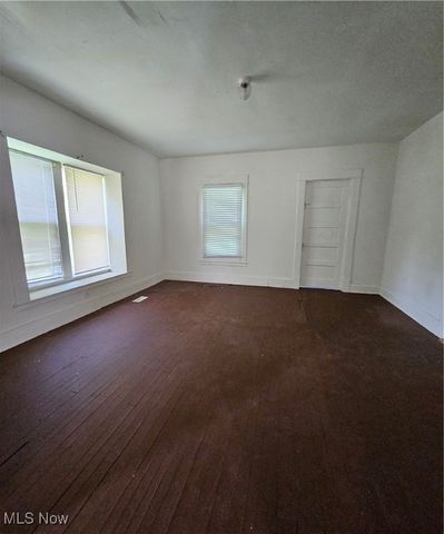 428 Waverly Avenue NE, Warren, OH 44483