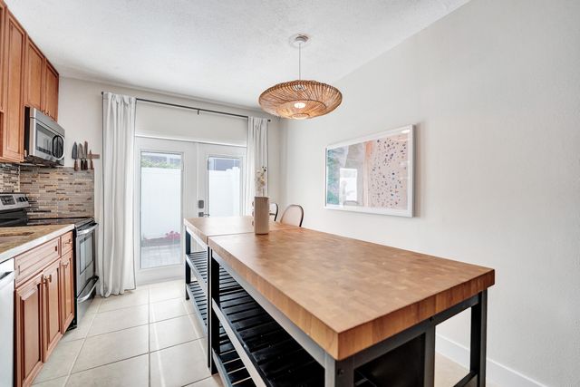 510 NE 17th Avenue 103, Fort Lauderdale, FL 33301