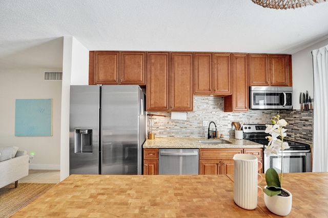 510 NE 17th Avenue 103, Fort Lauderdale, FL 33301