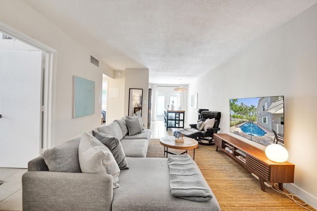 510 NE 17th Avenue 103, Fort Lauderdale, FL 33301