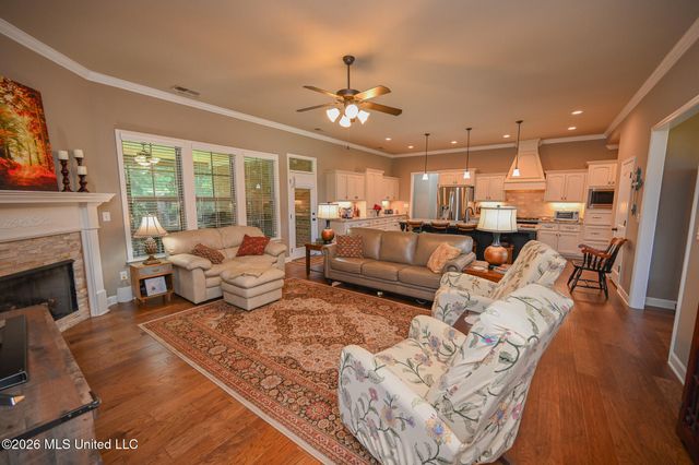 4650 Pleasant Breeze Drive, Olive Branch, MS 38654