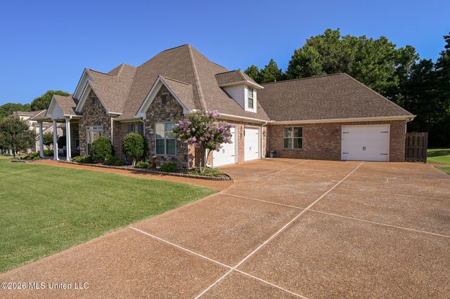4650 Pleasant Breeze Drive, Olive Branch, MS 38654