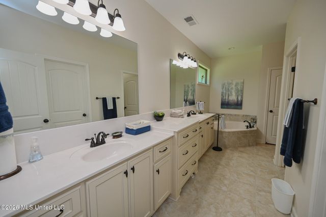 4650 Pleasant Breeze Drive, Olive Branch, MS 38654