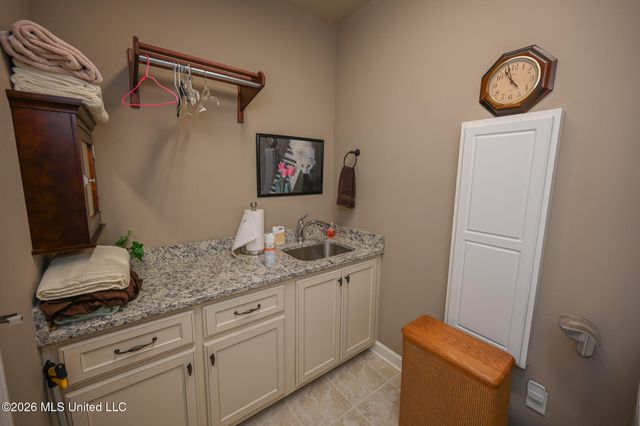 4650 Pleasant Breeze Drive, Olive Branch, MS 38654