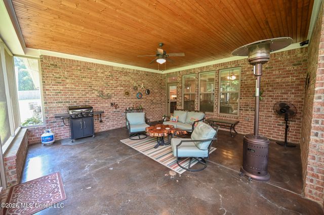 4650 Pleasant Breeze Drive, Olive Branch, MS 38654