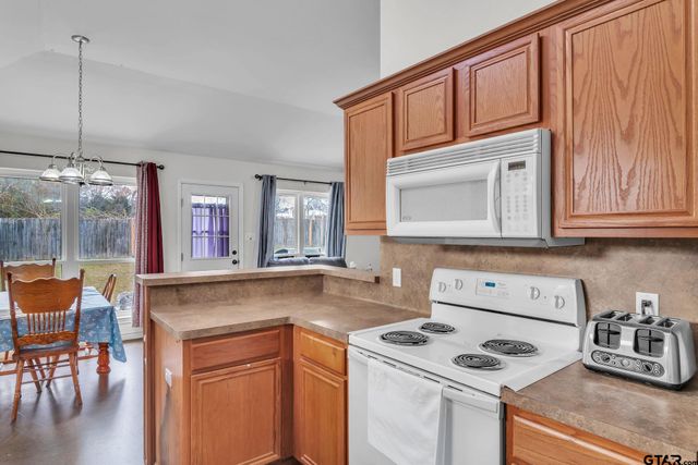 19990 Bluegrass Cir, Flint, TX 75762