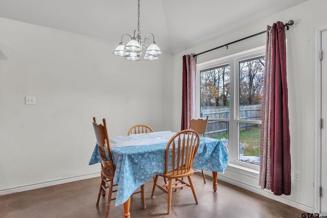 19990 Bluegrass Cir, Flint, TX 75762