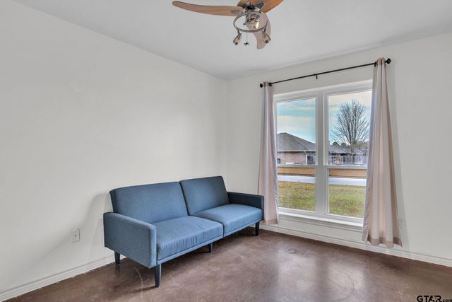 19990 Bluegrass Cir, Flint, TX 75762