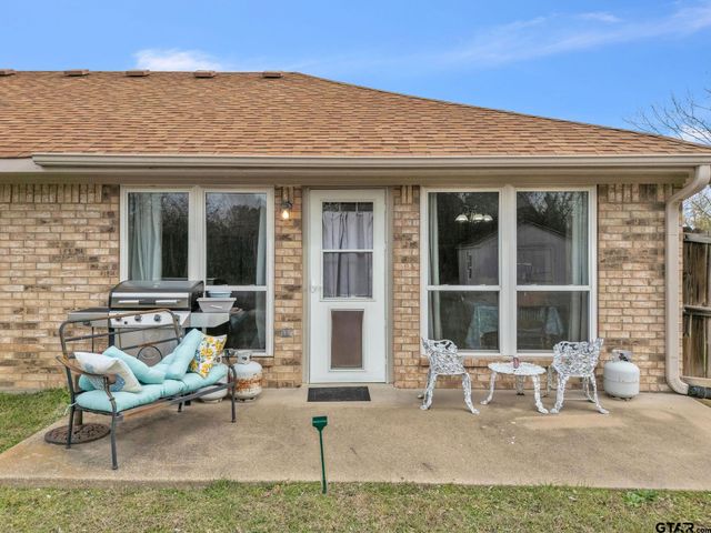 19990 Bluegrass Cir, Flint, TX 75762