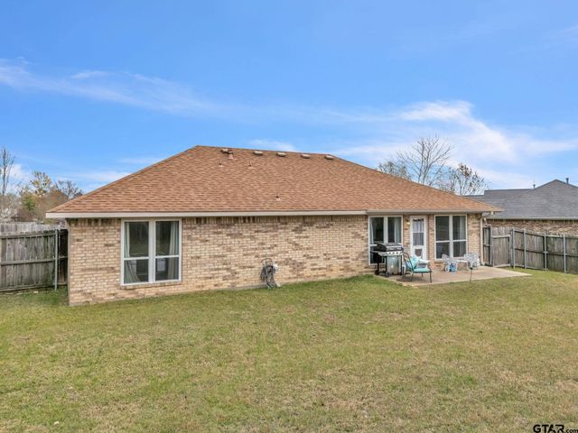 19990 Bluegrass Cir, Flint, TX 75762